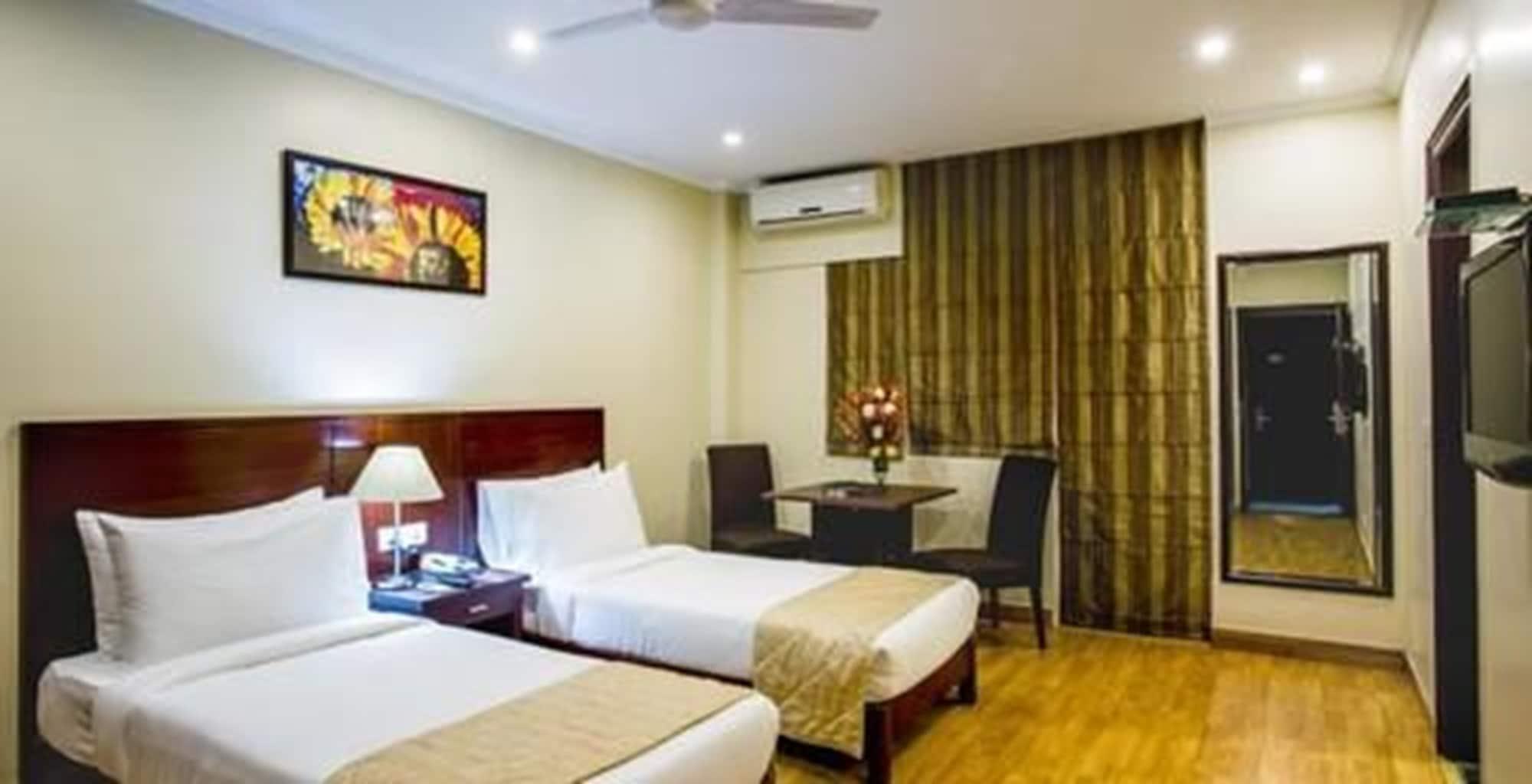 Clarks Inn Nehru Place Neu-Delhi Exterior foto