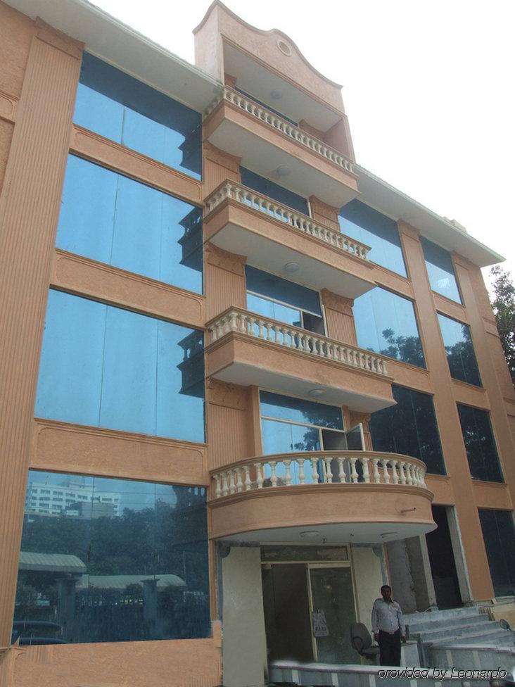 Clarks Inn Nehru Place Neu-Delhi Exterior foto